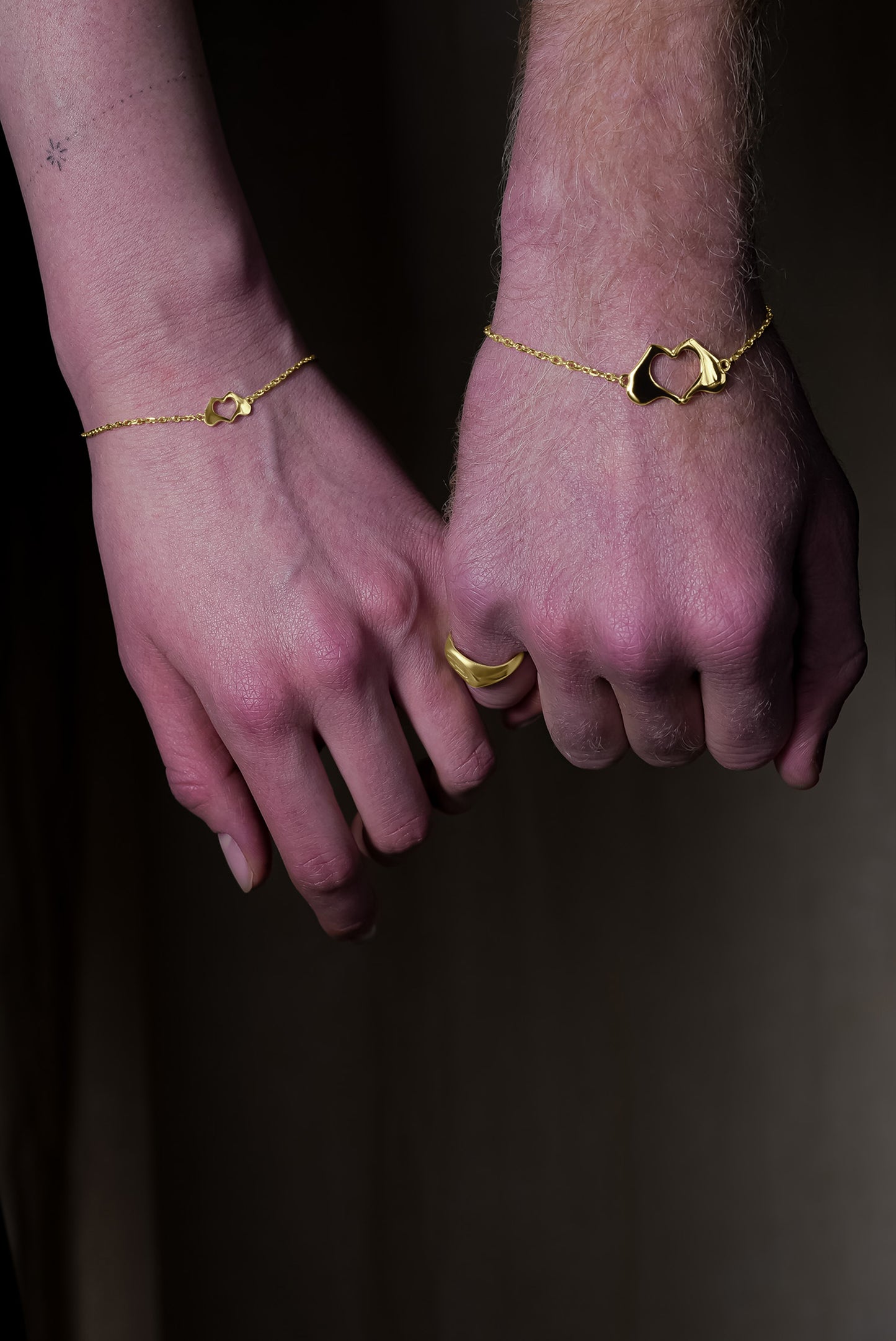 Large Flat Yellow Gold Heart Hands Bracelet