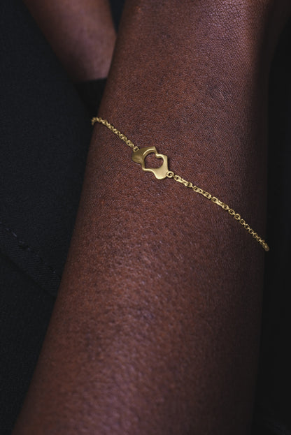 Small Yellow Gold Flat Heart Hands Bracelet